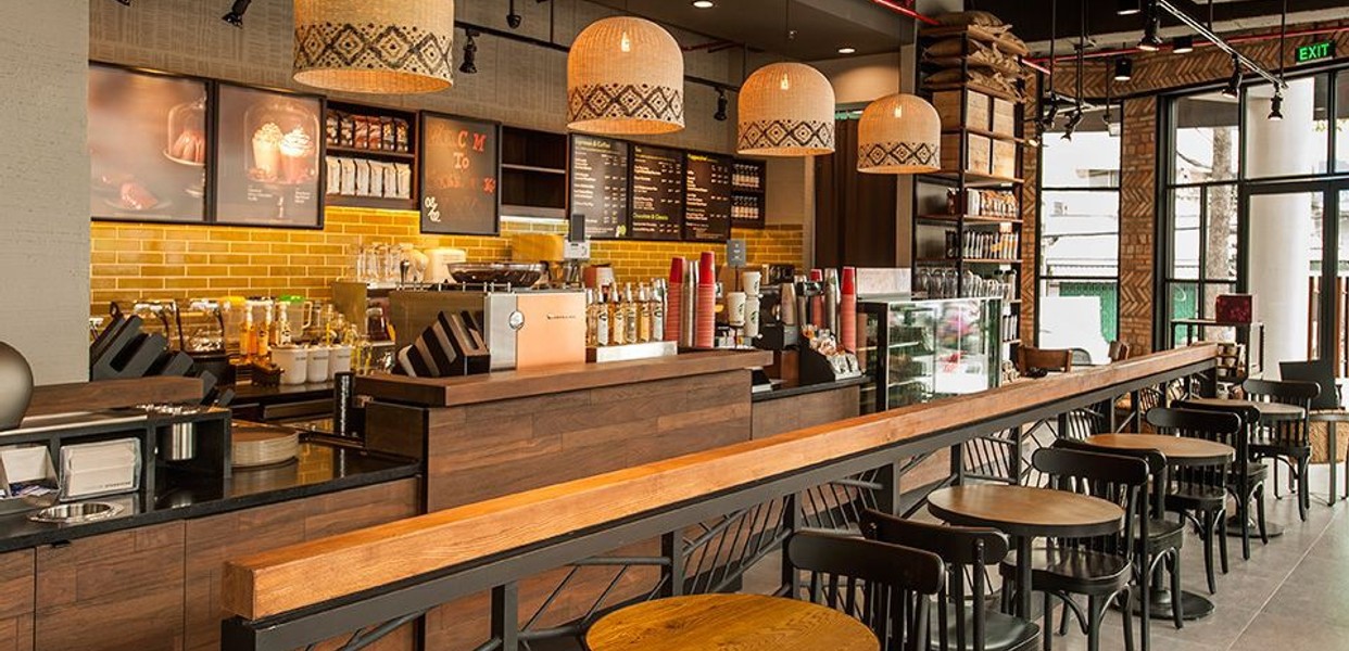 Café – Starbucks Saigon Royal (34-35 Bến Vân Đồn, P.12, Quận 4)