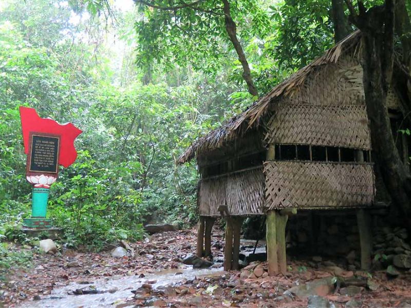 Lán Khuổi Nậm, Pác Bó, Cao Bằng, nơi Chủ tịch Hồ Chí Minh chủ trì Hội nghị Trung ương VIII của Đảng Cộng sản Đông Dương