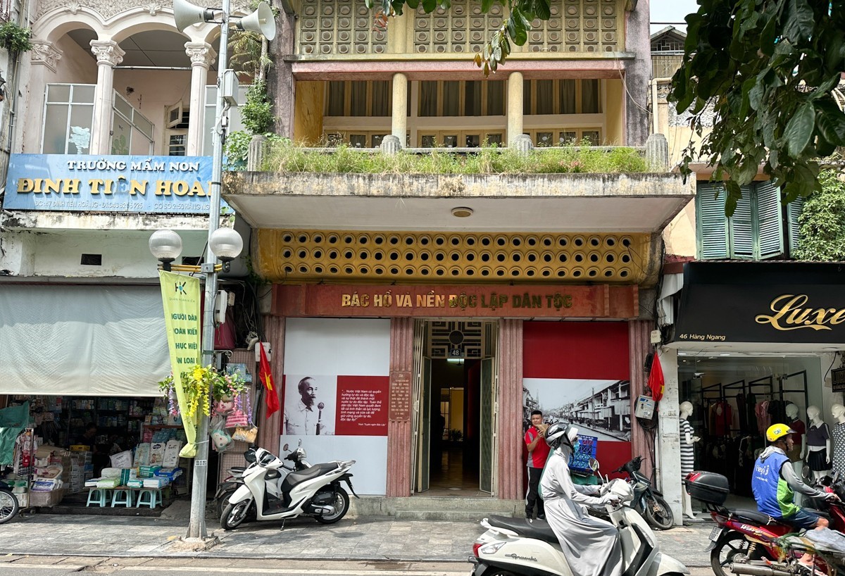 Tham quan nhà số 48 hàng ngang