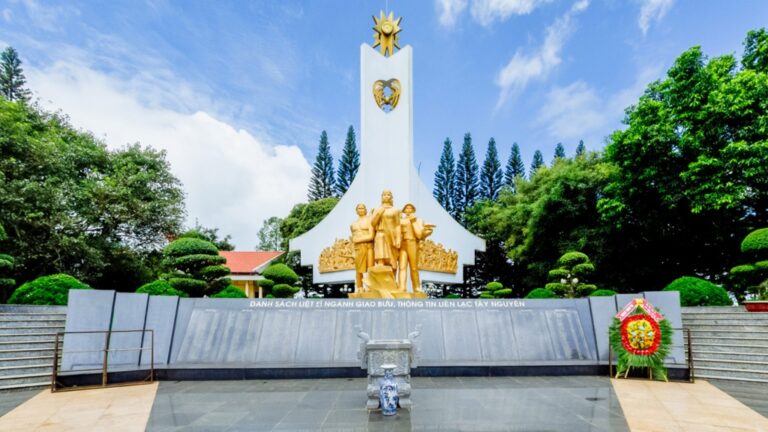 Đài tưởng niệm liệt sĩ Giao bưu