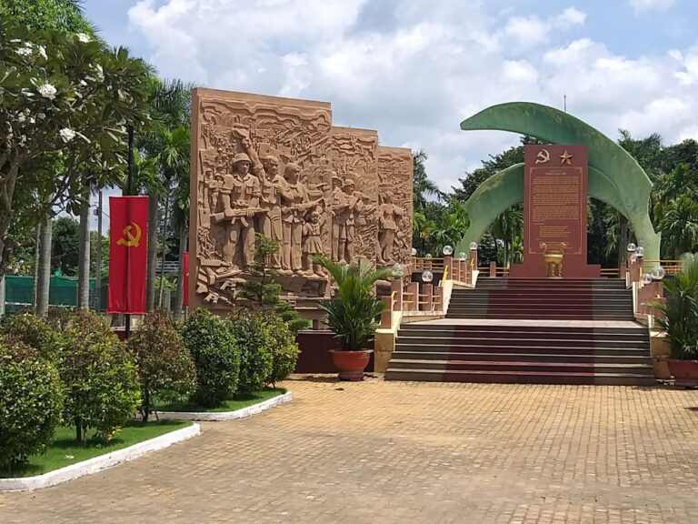 Địa chỉ đỏ Vườn Cau Đỏ