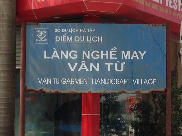 Vân Từ gồm 10 thôn, trong đó thôn Từ Thuận và thôn Chung là hai thôn chủ lực chuyên làm nghề may comple, veston.
