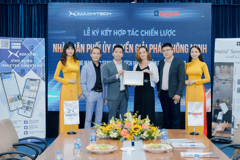 YOOTEK HOLDING KÝ KẾT TẬP ĐOÀN