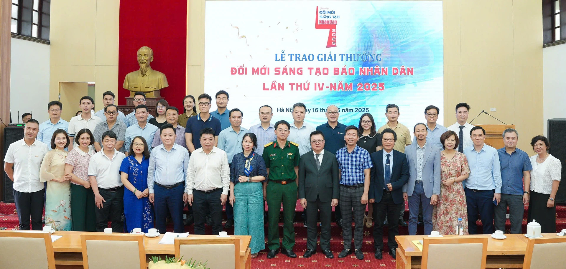 Vinh danh Đối tác đồng hành với các đơn vị đã có những hợp tác hiệu quả trên hành trình đổi mới sáng tạo của Báo Nhân Dân.