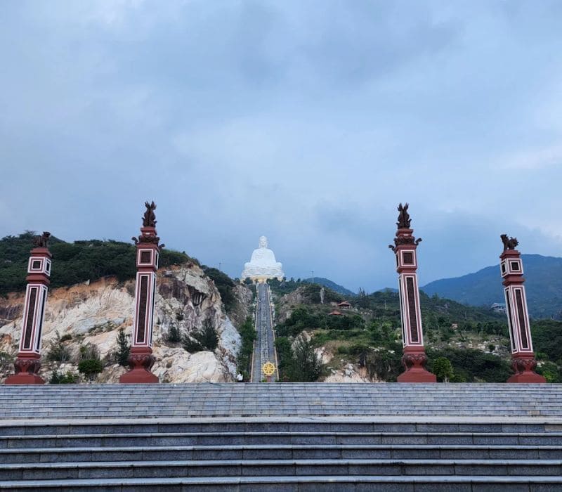 Thiền viện Thiên Hưng là một trong những công trình Phật giáo tiêu biểu của tỉnh Bình Định