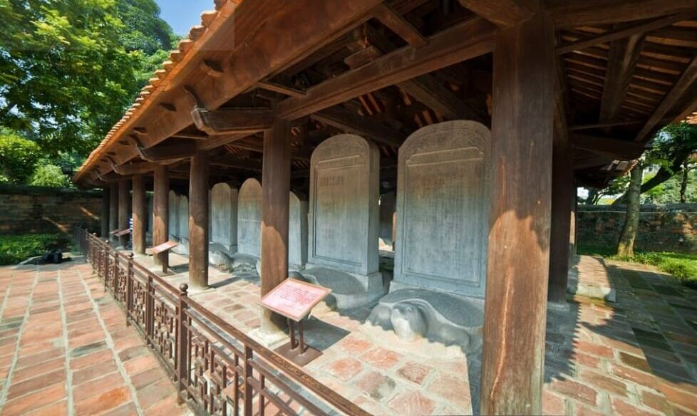 Bia Tiến sĩ là di tích lịch sử nằm trong không gian Văn Miếu