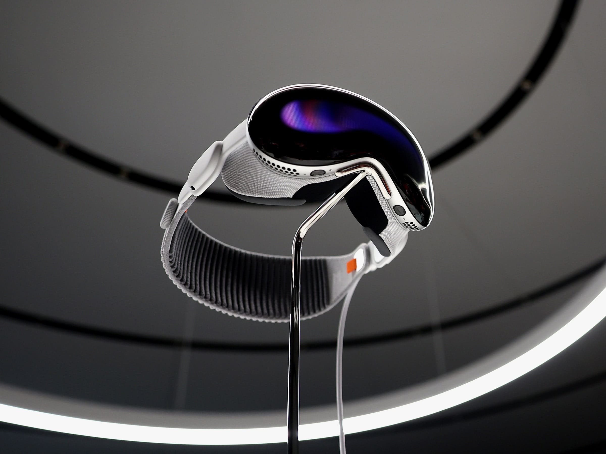 Apple Vision Pro – Thiết bị đeo định nghĩa lại thế giới ảo