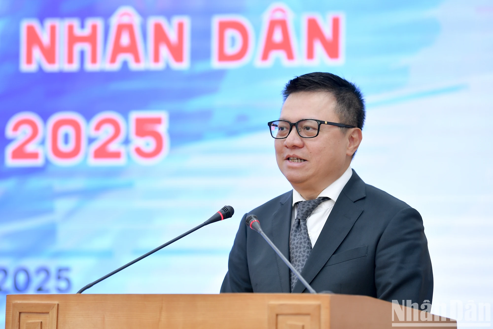 Tổng Biên tập Lê Quốc Minh chia sẻ tại sự kiện.