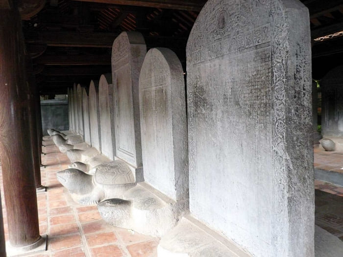 Bia Tiến sĩ số 1772 ra đời trong khoa thi Nhâm Thìn (năm Cảnh Hưng thứ 33 – 1772), dưới thời Lê Hiển Tông trị vì