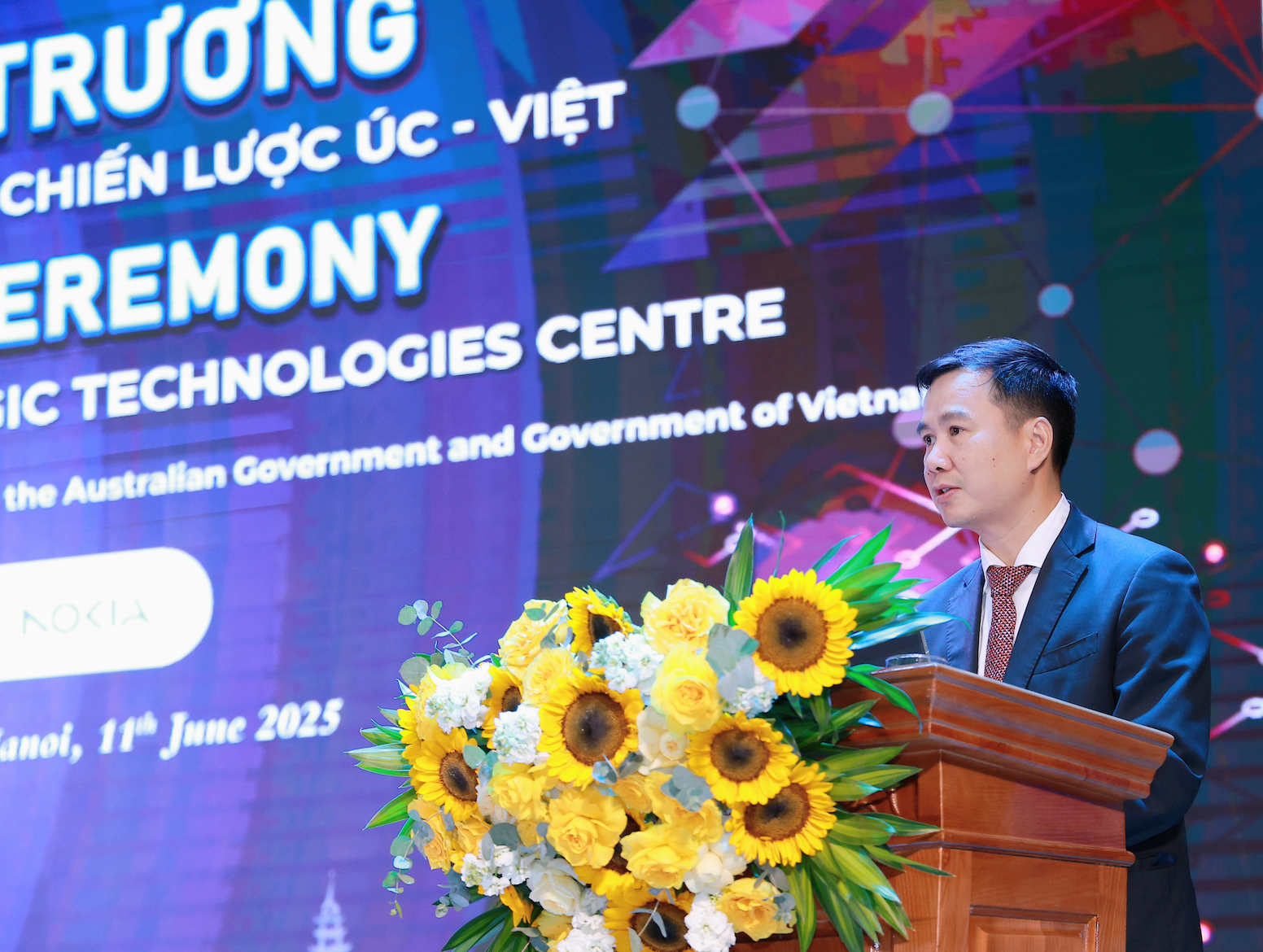 Thứ trưởng Bộ KH-CN Bùi Thế Duy phát biểu