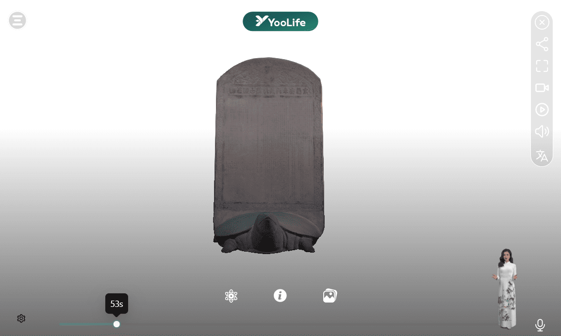 Người dùng tương tác trực tiếp với mô hình 3D bia đá bằng thao tác chạm, kéo – xoay – phóng to trên màn hình điện thoại,