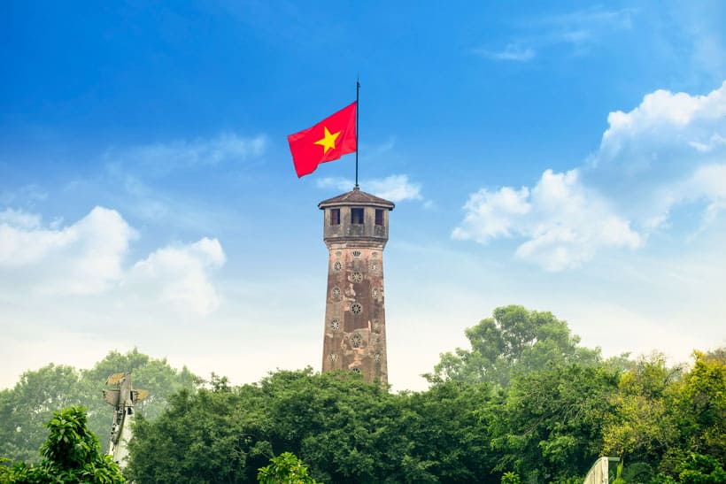 Kỳ Đài Hà Nội công trình kiến trúc quân sự cổ còn nguyên vẹn, nổi bật với chiều cao tổng 33,4m và nếu tính cả cán cờ thép thì vượt 40m.
