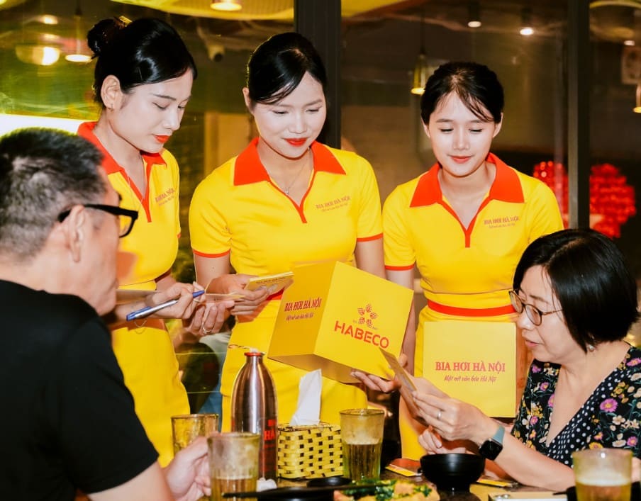 Đội ngũ nhân viên phục vụ chuyên nghiệp, nhiệt tình 