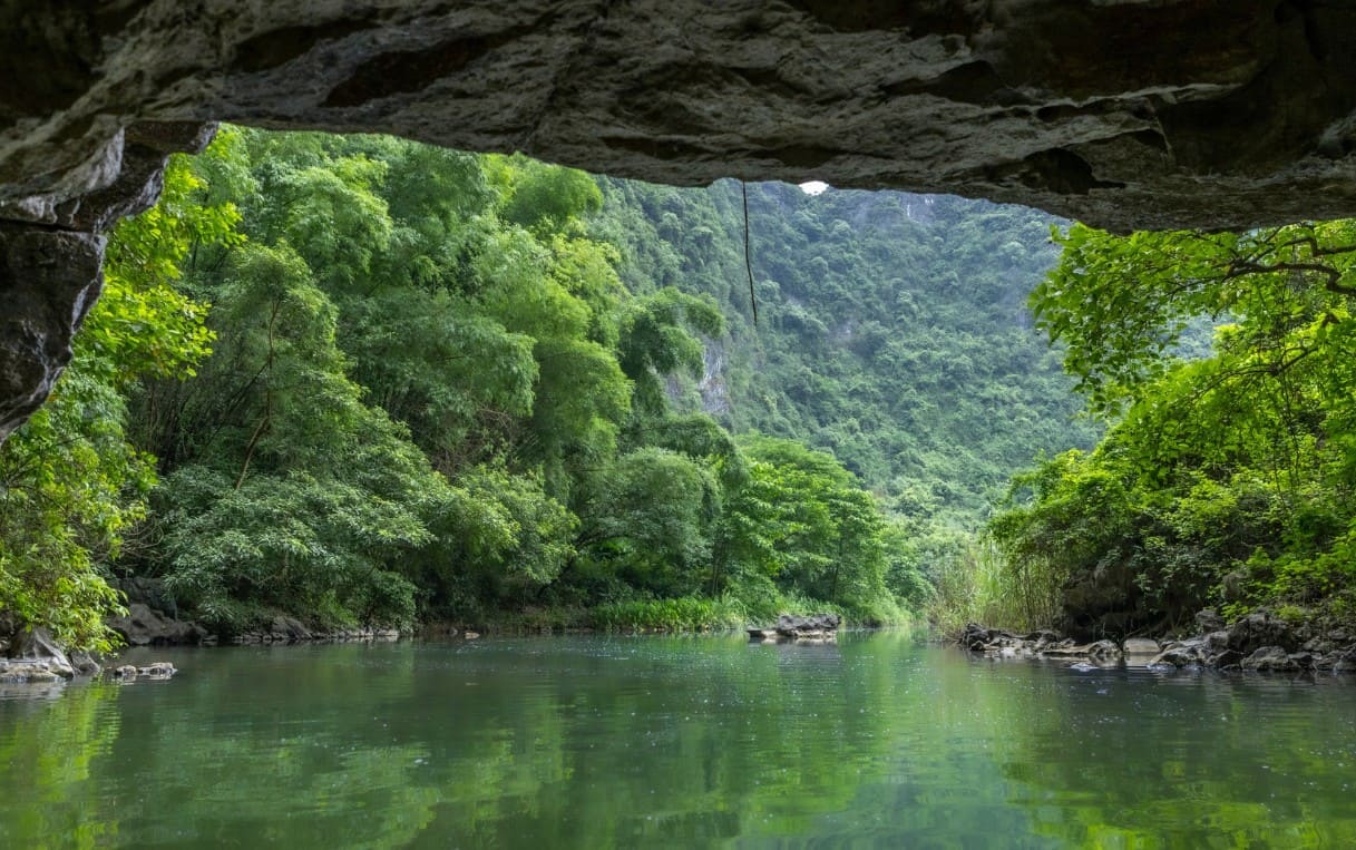 Hang Sáng - bức tranh thủy mặc