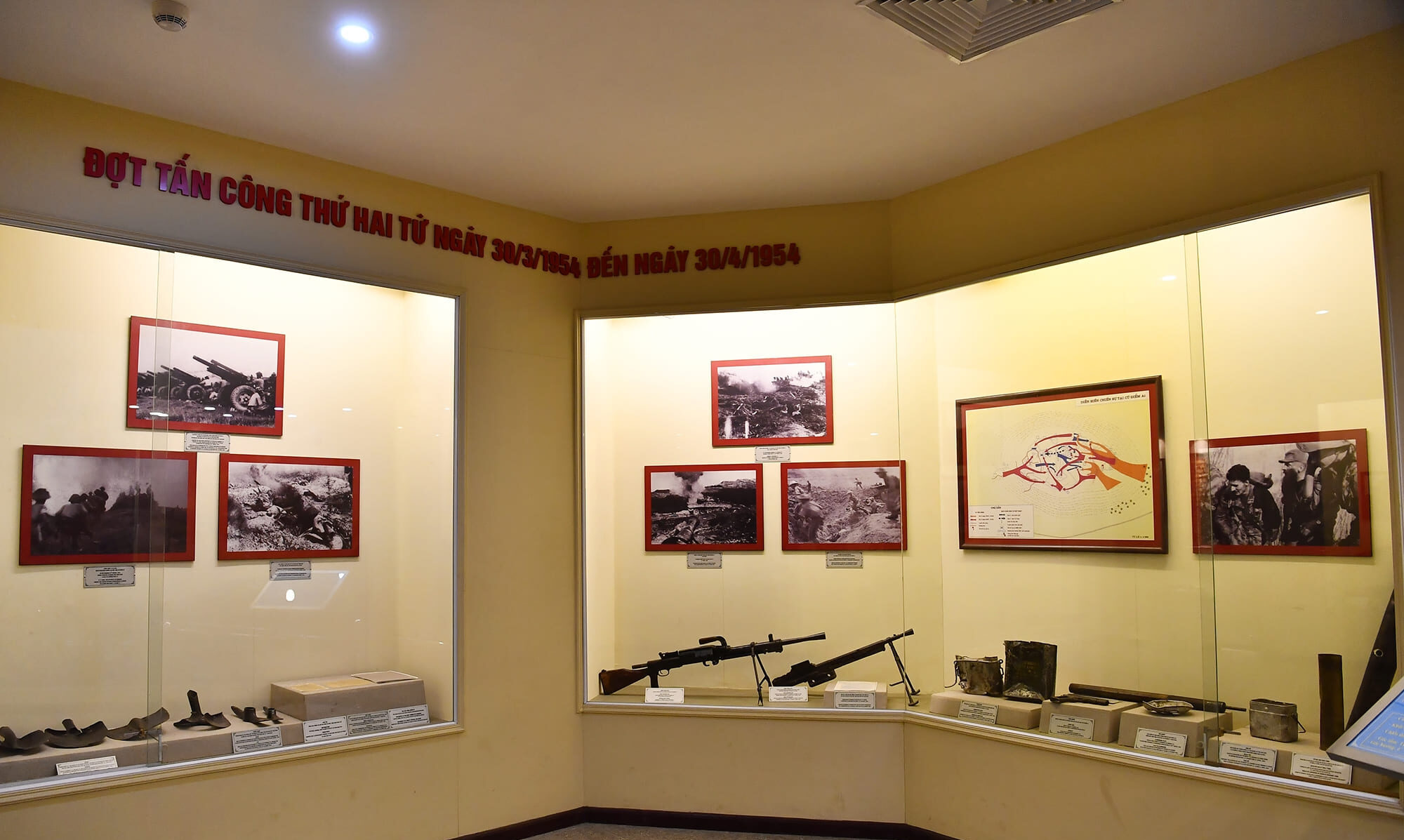 Hiện vật và sơ đồ các trận đánh