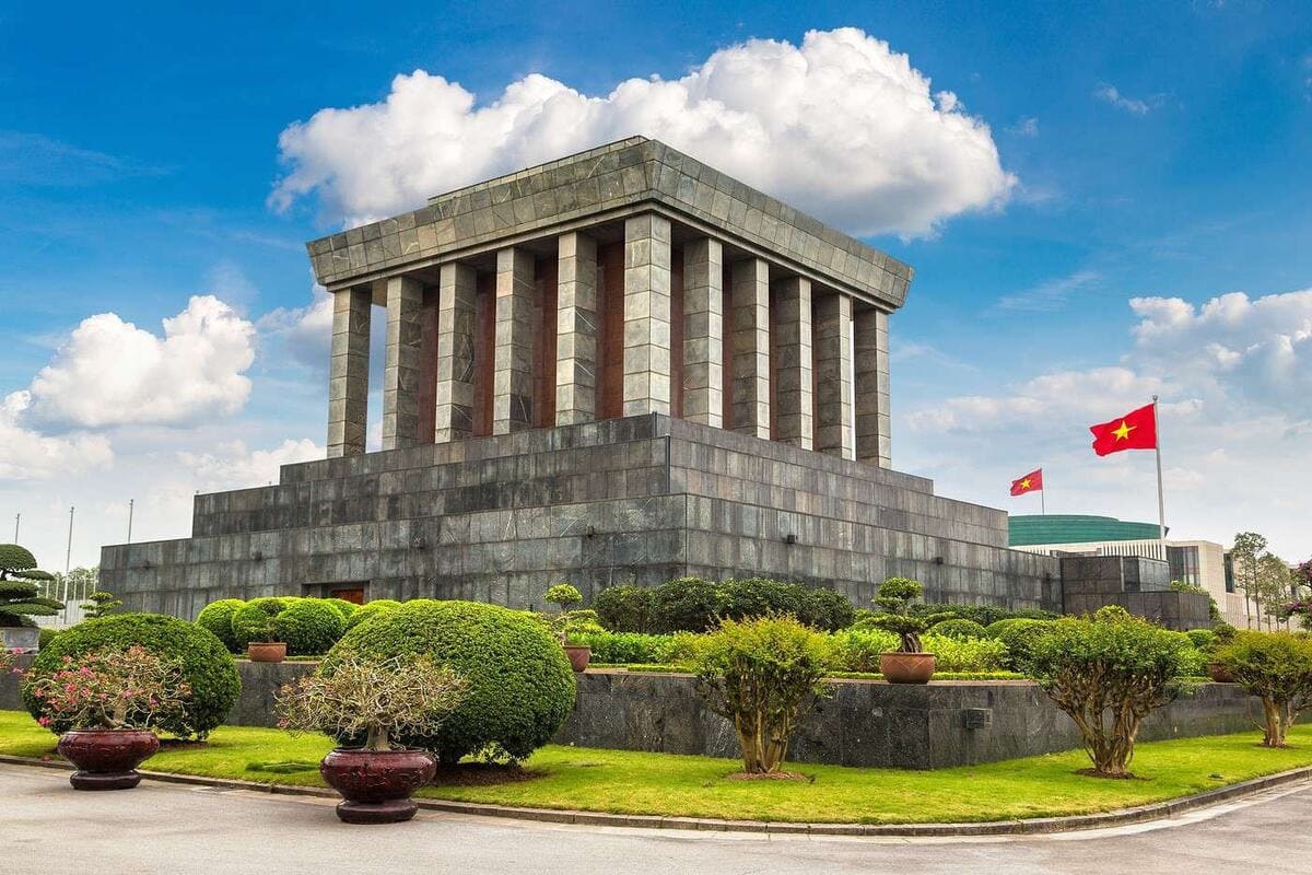 Lăng Chủ tịch Hồ Chí Minh là công trình mang đậm dấu ấn lịch sử và nghệ thuật kiến trúc