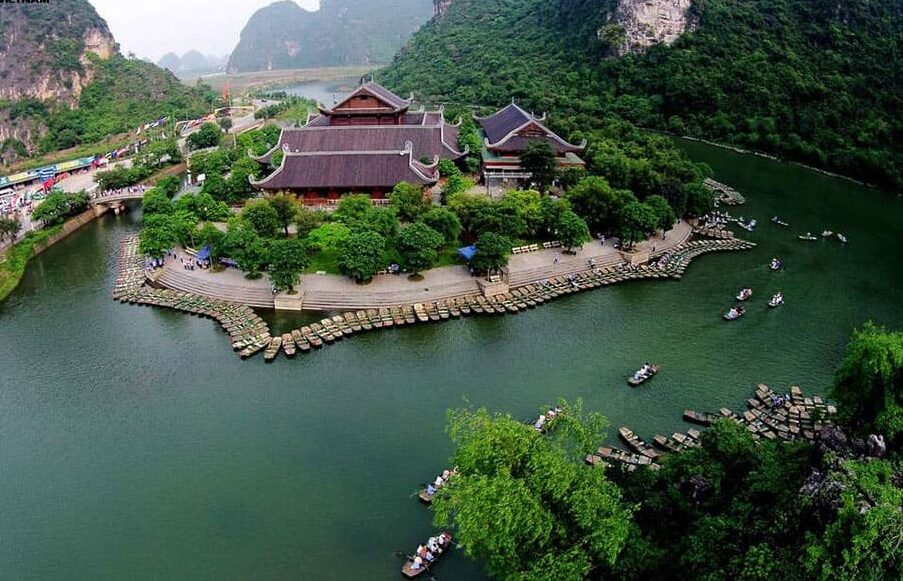 Hành trình theo thuyền – Khám phá miền di sản giữa Tràng An