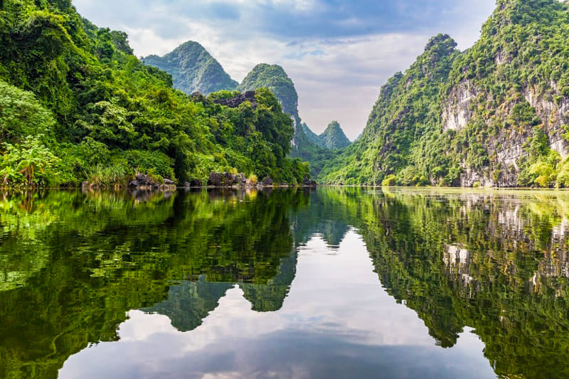 Vì sao Đền Tứ Trụ nên có mặt trong lịch trình của bạn?