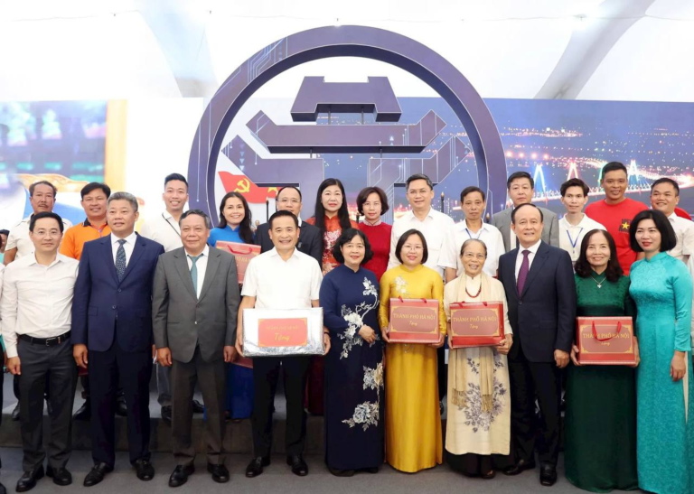 ĐÓN ỦY VIÊN BỘ CHÍNH TRỊ, BÍ THƯ THÀNH ỦY HÀ NỘI THĂM GIAN HÀNG YOOLIFE TẠI TRIỂN LÃM “80 NĂM HÀNH TRÌNH ĐỘC LẬP – TỰ DO – HẠNH PHÚC”