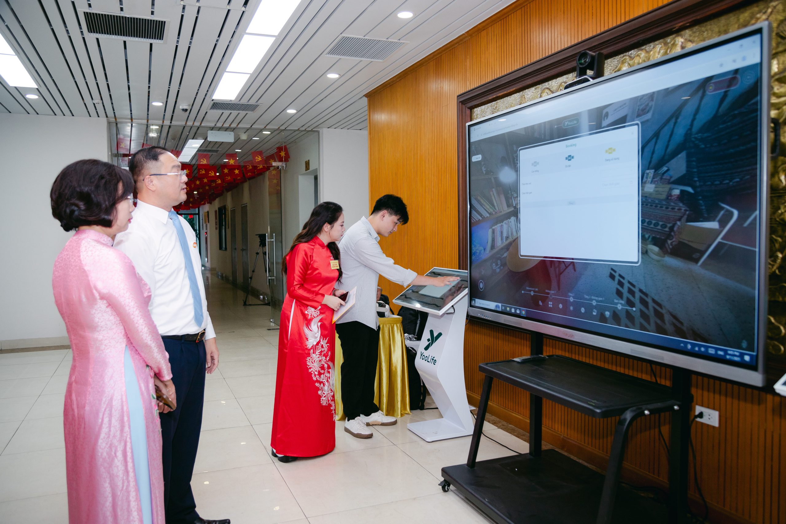 YooLife giới thiệu mô hình số hóa toàn diện các lĩnh vực kinh tế – xã hội của phường, giúp lãnh đạo và người dân dễ dàng theo dõi thông tin