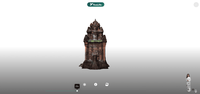 Người dùng có thể phóng to để quan sát kỹ từng đường nét hoa văn, từng viên gạch nung đã gắn kết qua hàng trăm năm
