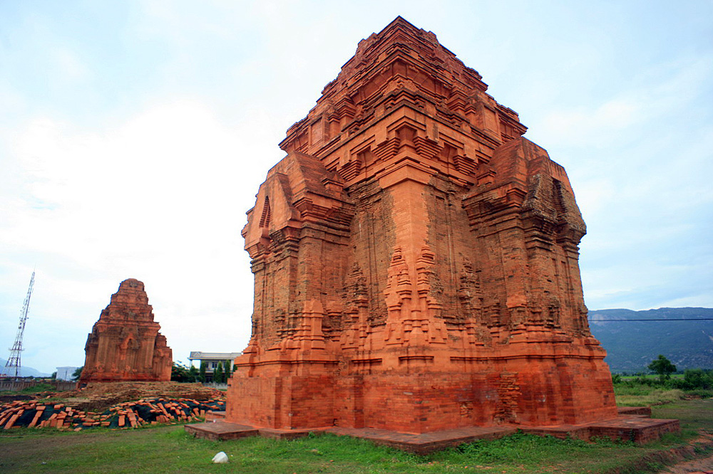 Tháp Chăm Hòa Lai là minh chứng tiêu biểu cho phong cách kiến trúc Champa thời kỳ đầu, với tổng thể hài hòa