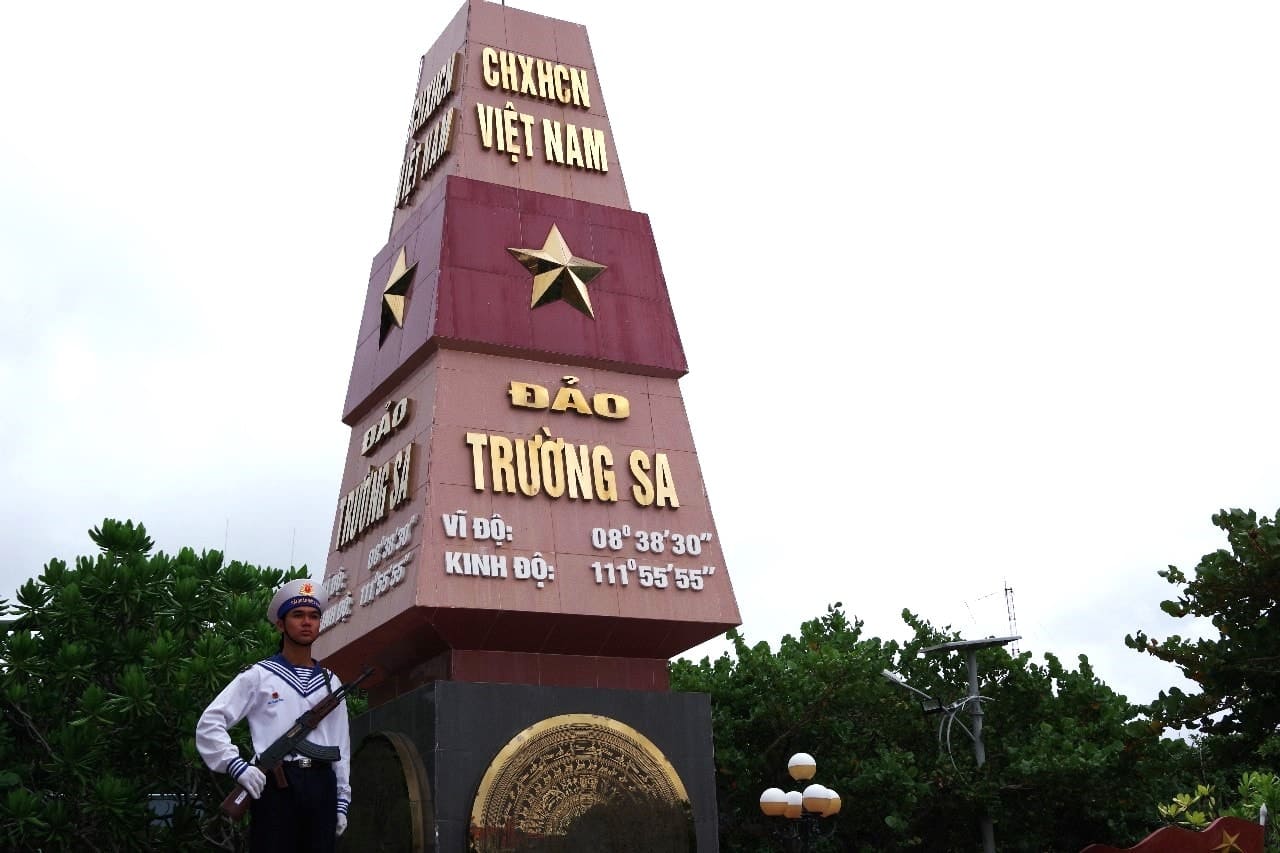 Các đảo thuộc quần đảo Trường Sa hầu hết được hình thành từ san hô, nổi lên giữa Biển Đông như những “pháo đài tự nhiên”