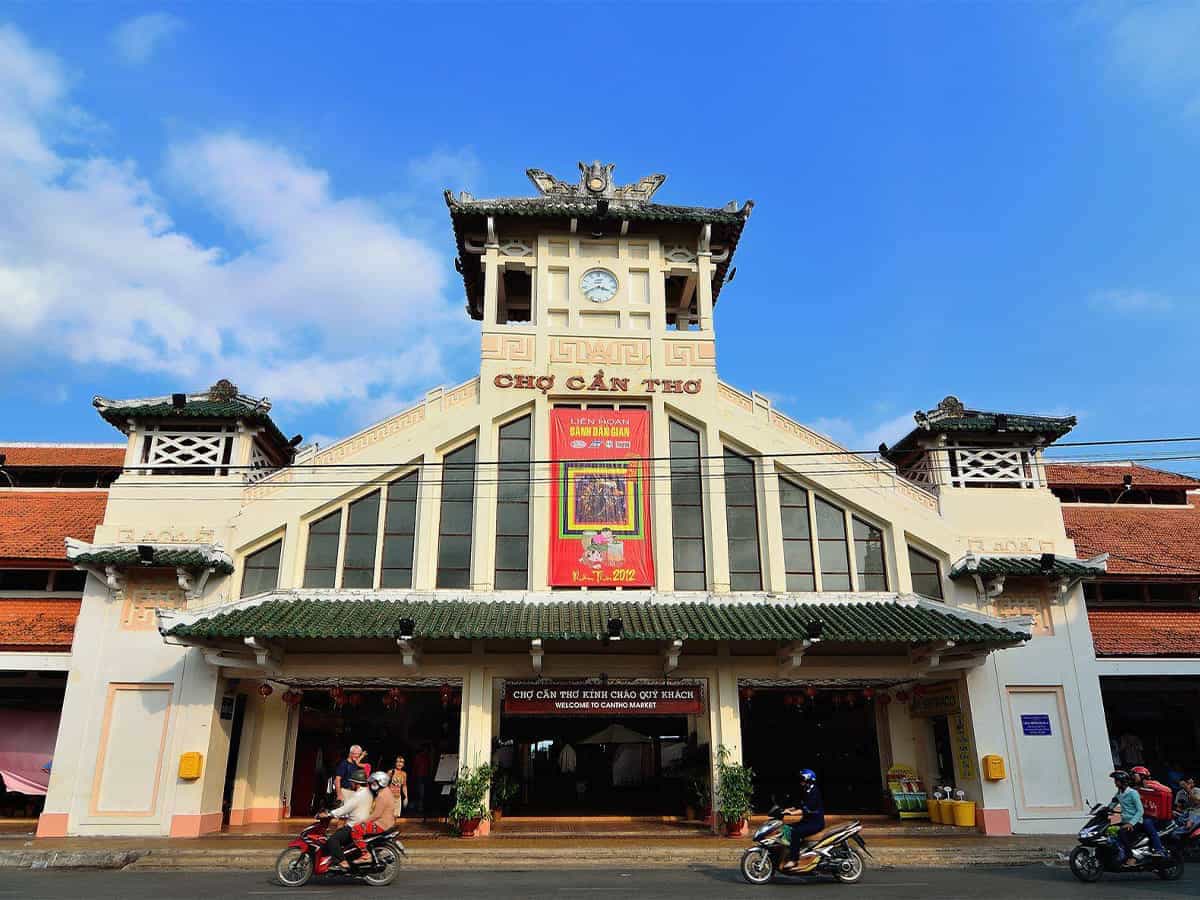 chợ Cần Thơ – một trong những ngôi chợ cổ nổi tiếng bậc nhất miền sông nước.