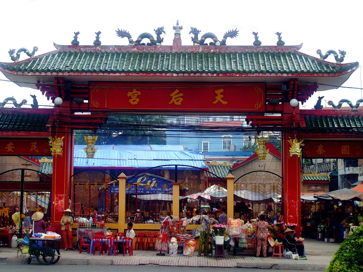 Chùa Bà Thiên Hậu Bình Dương là một trong những công trình tín ngưỡng nổi tiếng bậc nhất khu vực Đông Nam Bộ