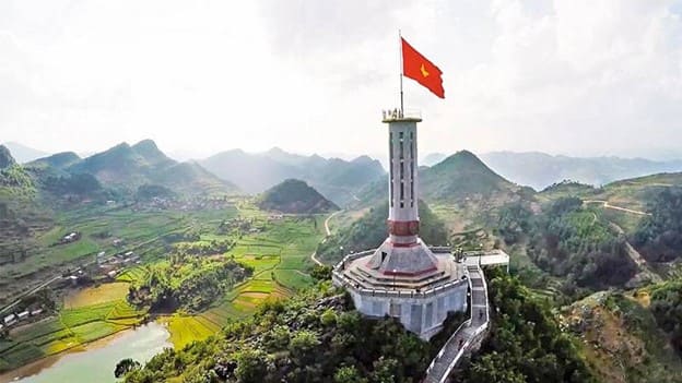 Cột cờ Lũng Cú – biểu tượng thiêng liêng nơi địa đầu Tổ quốc mang trong mình nhiều dấu ấn lịch sử đặc biệt.