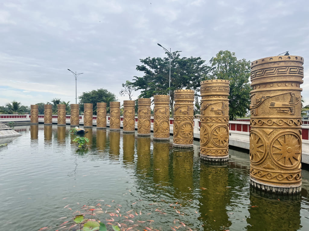 Toàn bộ thiết kế của Đền thờ các Vua Hùng ở Cần Thơ mang nhiều ý nghĩa biểu tượng sâu sắc: