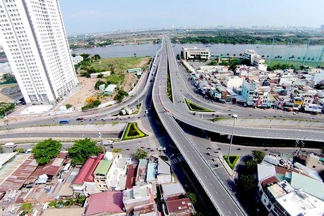 Cầu Thủ Thiêm 2, hoàn thành và thông xe ngày 30/4/2022, đã trở thành tuyến huyết mạch quan trọng nối liền quận 1 và Thủ Thiêm