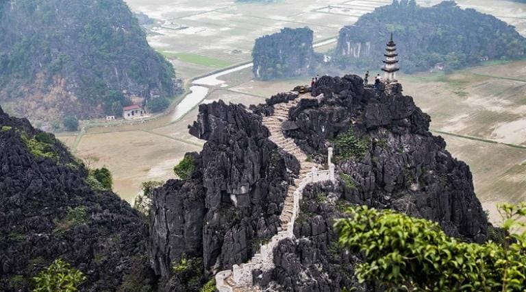 Ngắm toàn cảnh Tam Cốc – Tràng An từ trên cao