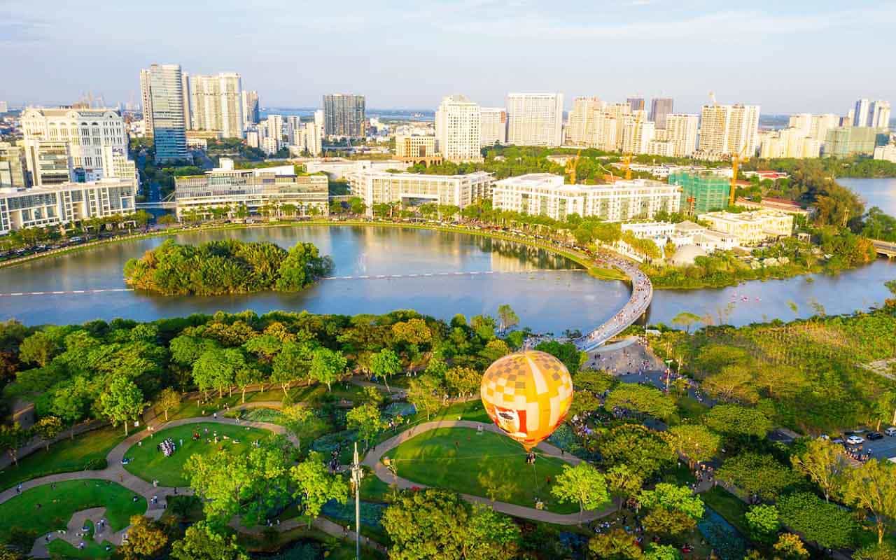 Hồ Bán Nguyệt – Vịnh Singapore giữa lòng Sài Gòn