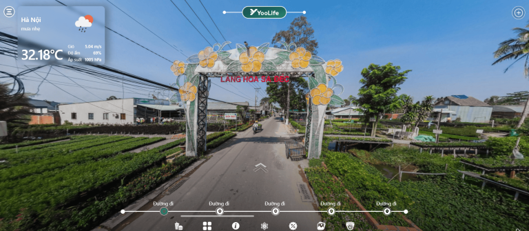 Quá trình chăm sóc hoa trên cao là nét đặc trưng của làng hoa Sa Đéc