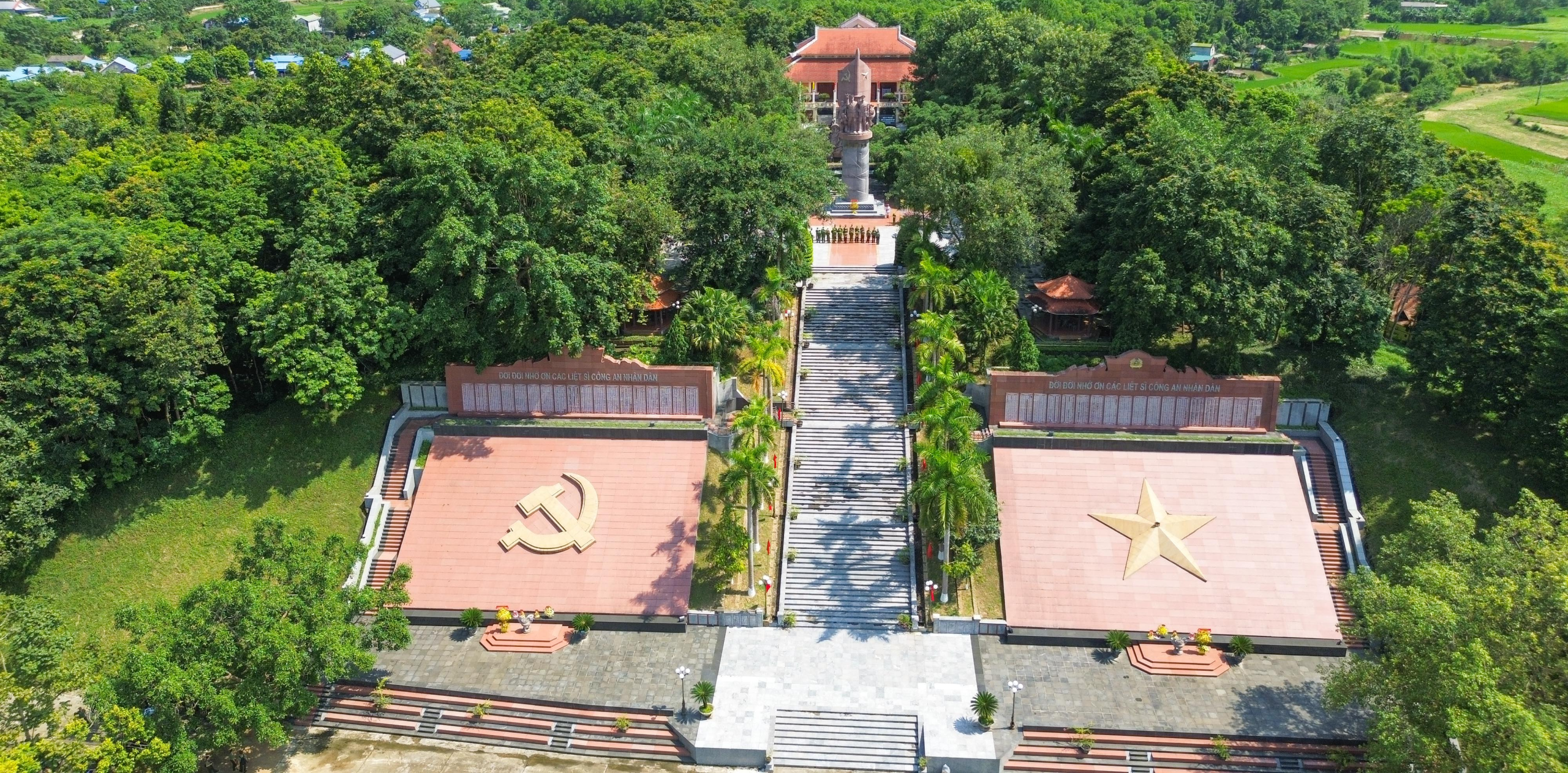 Bối cảnh lịch sử – những ngày đầu gian khó