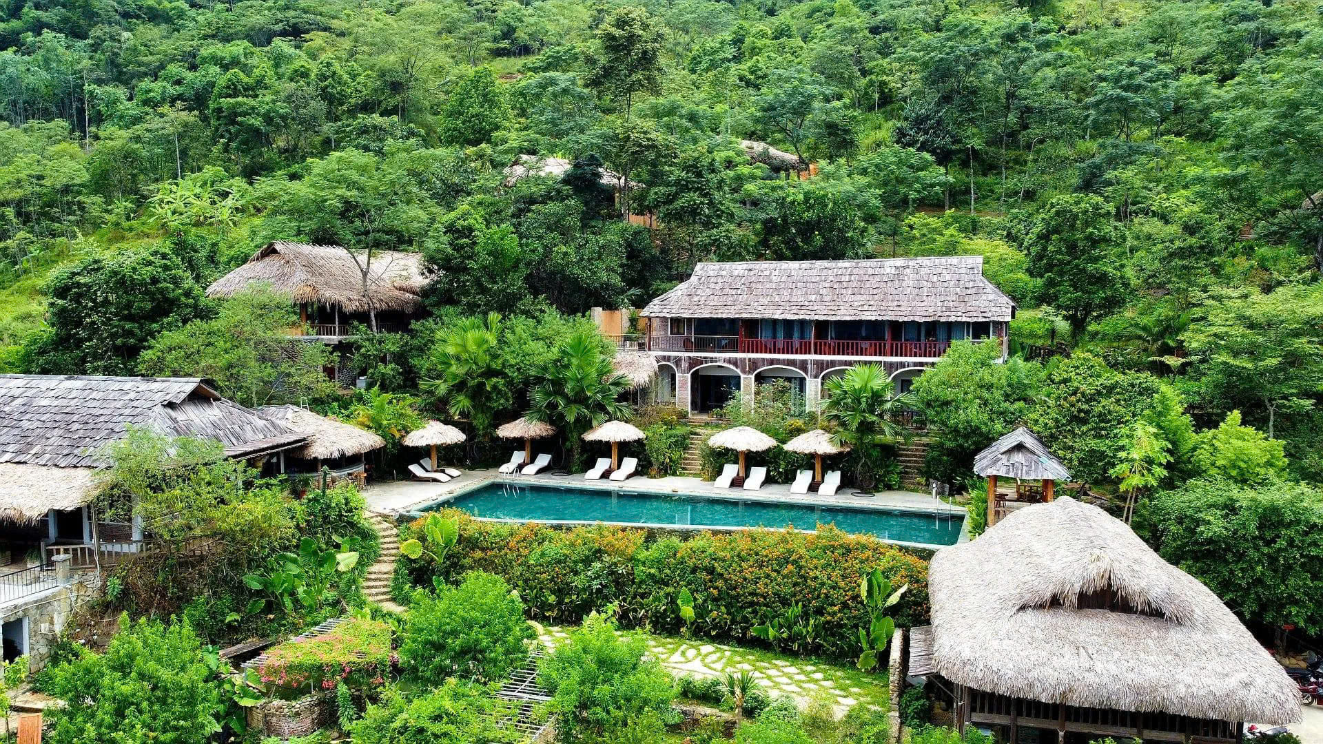 Pù Luông không chỉ nổi bật với cảnh quan núi rừng hùng vĩ và ruộng bậc thang xanh mướt, mà còn sở hữu nhiều điểm đến văn hóa – sinh thái độc đáo