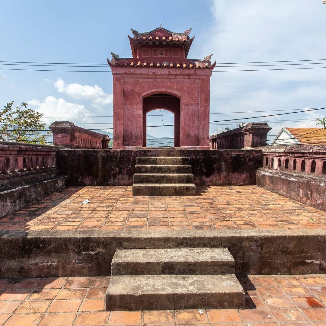 Thành cổ được xây dựng theo phong cách Vauban – kiểu thành lũy nổi tiếng của châu Âu thế kỷ XVII – XVIII