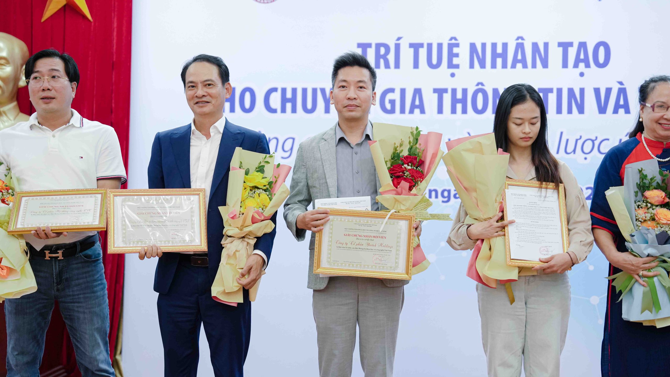 YooLife vinh dự được nhận chứng chỉ hoàn thành khóa học Trí tuệ nhân tạo cho chuyên gia thông tin và thư viện