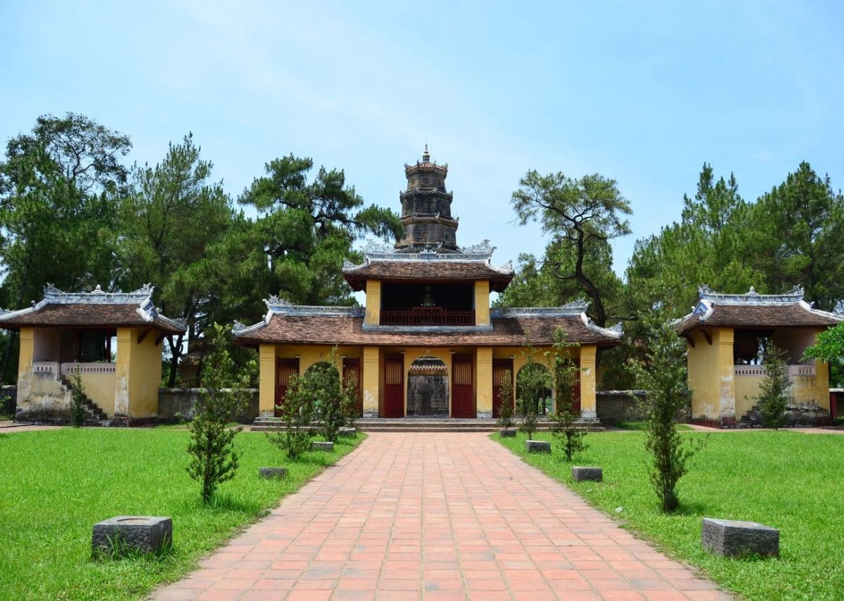 Lịch sử và truyền thuyết chùa Thiên Mụ