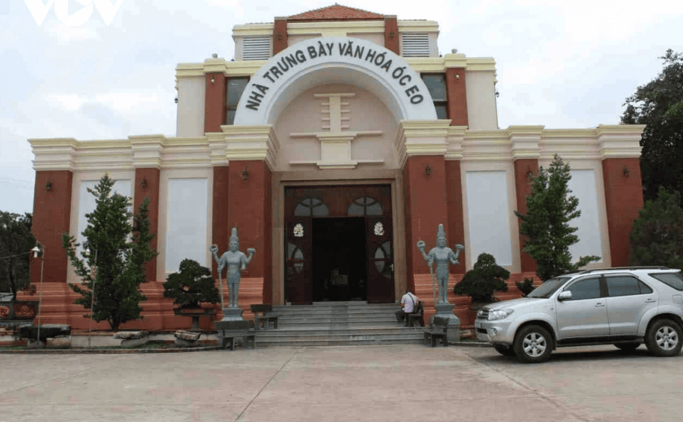 Nền văn hóa Óc Eo được phát hiện lần đầu bởi nhà khảo cổ học người Pháp Louis Malleret vào năm 1944