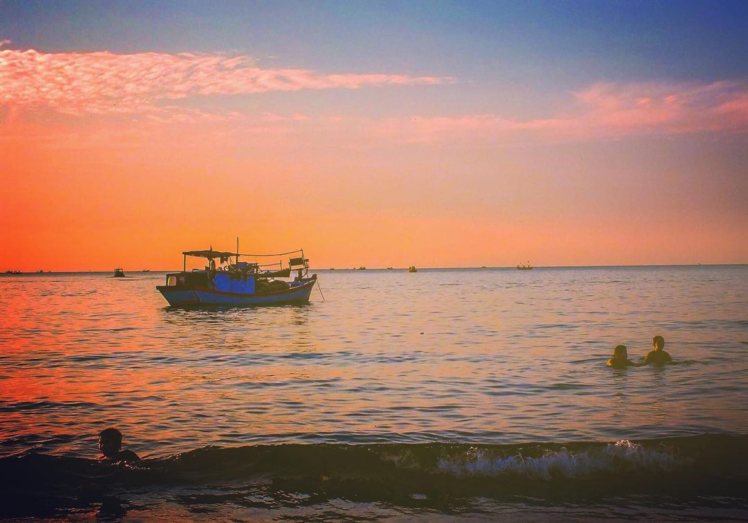 Cảnh quan tự nhiên và vẻ đẹp trầm lắng của bãi Dâu