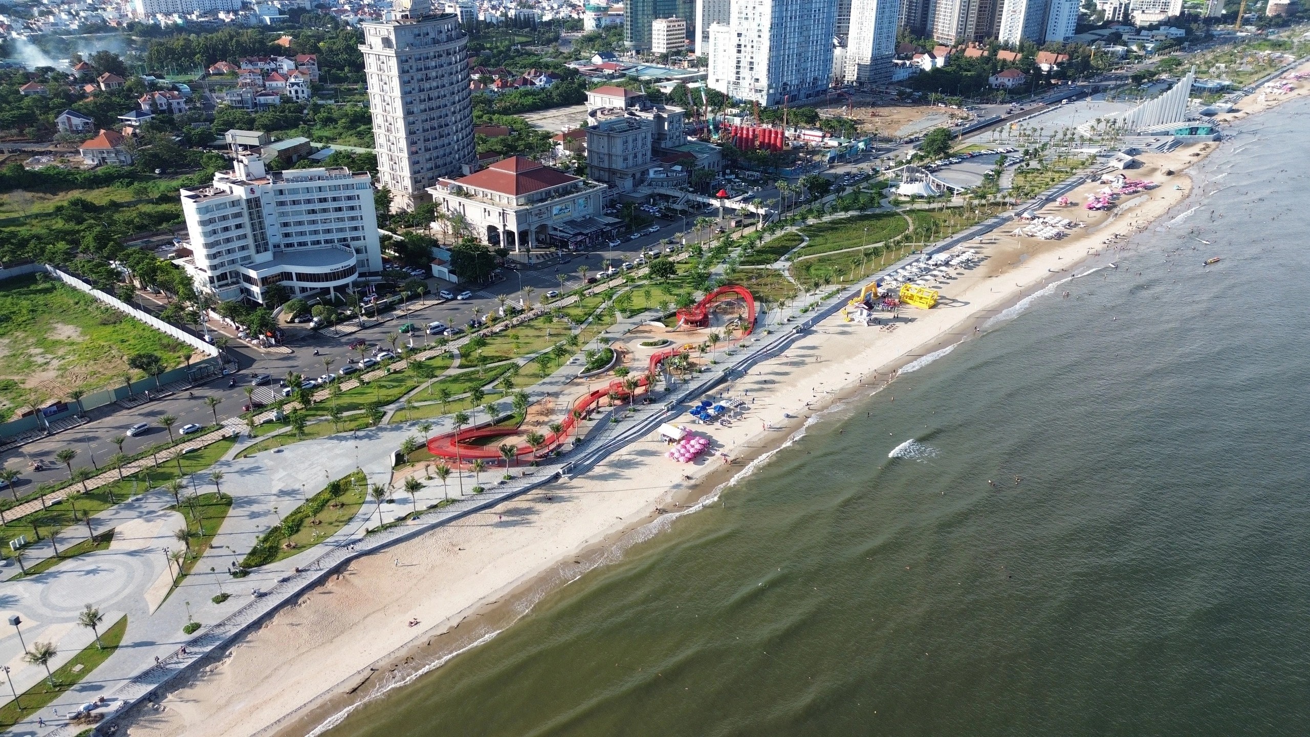 Vẻ đẹp thiên nhiên và đặc điểm nổi bật của bãi Sau