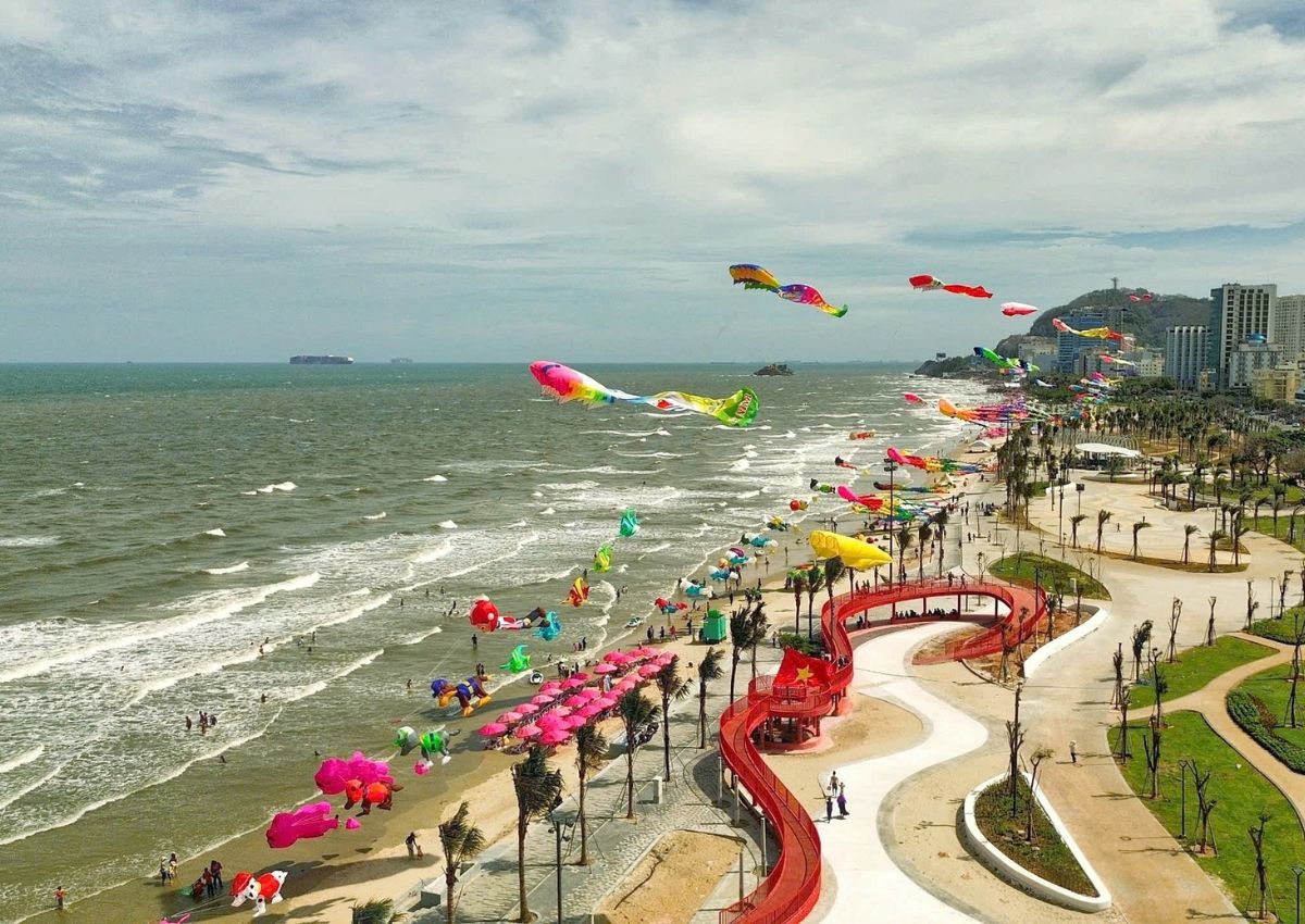 Trải nghiệm đặc sắc dành cho du khách tại bãi Sau