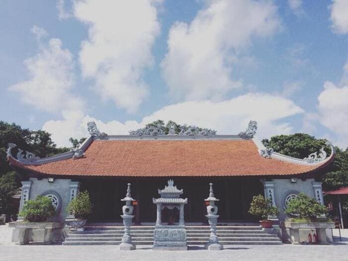 Bước chân vào khu rừng nguyên sinh, du khách sẽ cảm nhận ngay hơi thở của thiên nhiên với thảm thực vật phong phú