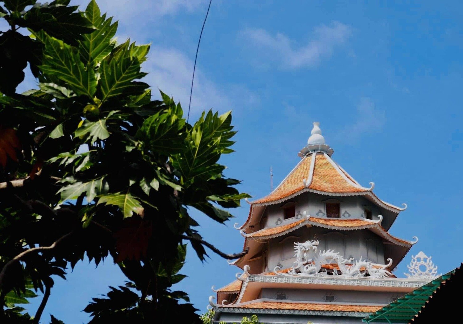 Kiến trúc Linh Sơn Cổ Tự không cầu kỳ nhưng mang vẻ đẹp dung dị, mộc mạc