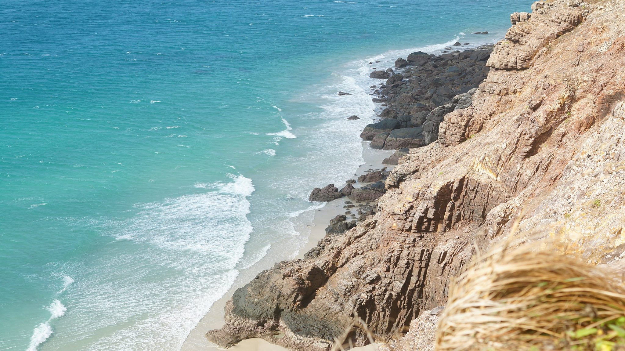 Vẻ đẹp mạnh mẽ của Mũi Cá Mập có nguồn gốc từ cấu trúc địa chất lâu đời