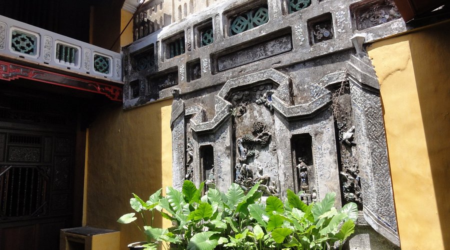 Không gian Quân Thắng thu hút bởi những mảng phù điêu