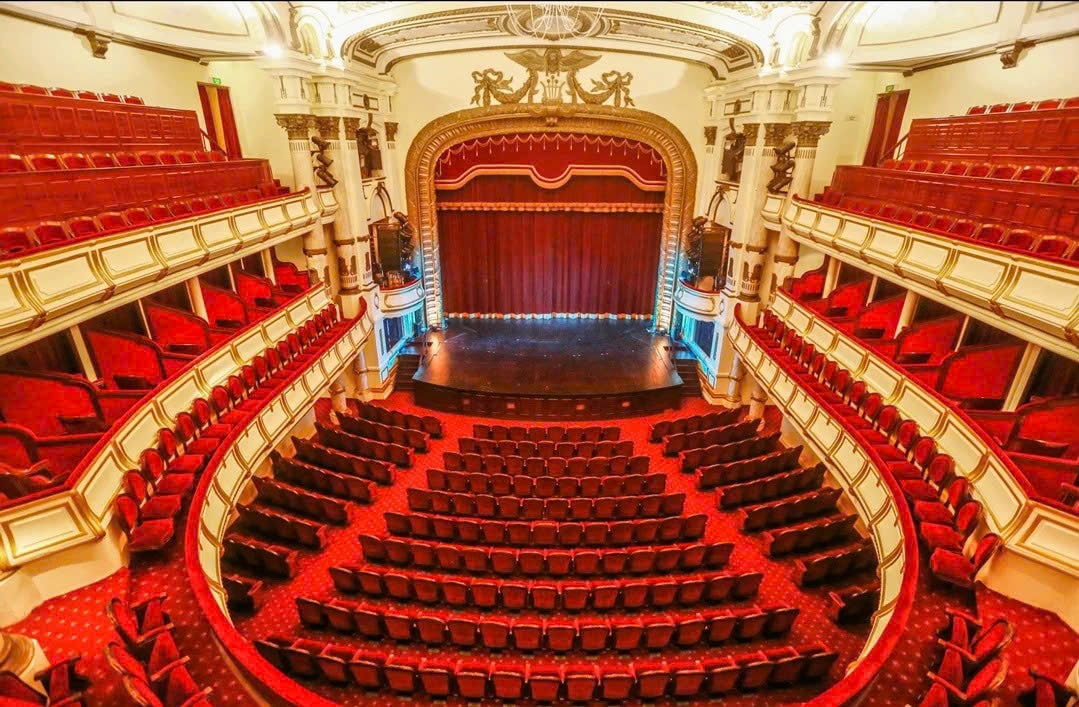 Kiến trúc Nhà hát Lớn mô phỏng theo Nhà hát Opéra Garnier ở Paris