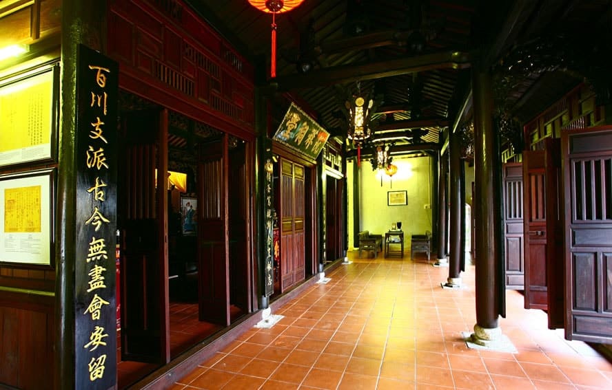 Tổ tiên của họ Nguyễn Tường đã nhiều đời đỗ đạt, làm quan và có công với đất nước